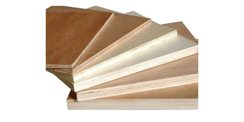 לבידים - עץ מלא לעומת סנדוויץ’: איך לבחור את הלוח הנכון לפרויקט 